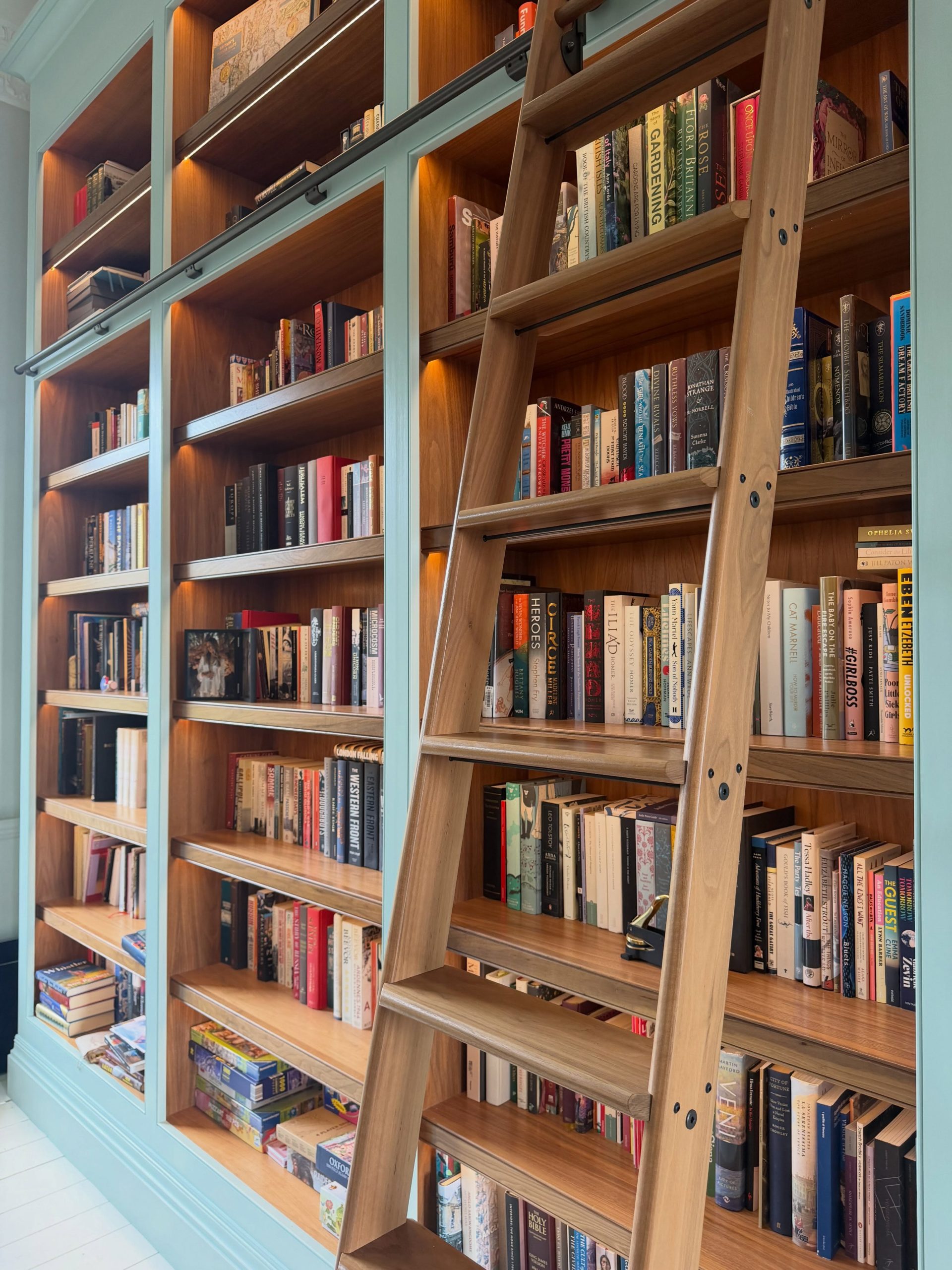 A quiet statement in craftsmanship.Rich timber interiors, soft painted cabinetry and a beautifully crafted rolling ladder come together to create a space that feels timeless, warm and entirely bespoke.To be seen each day, to be enjoyed for a lifetime.#ShakerAndMay #BespokeInteriors #BespokeJoinery #LuxuryInteriors #BritishCraftsmanship